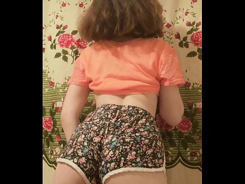 ❤️ سيڪسي نوجوان بيبي پنهنجي شارٽس کي ڪئميرا تي هٽائيندي ❌  اسان وٽ
